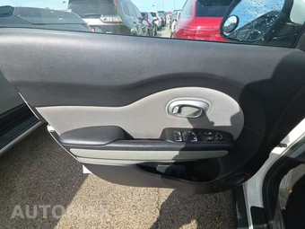 2017 Kia Soul + – miniatura 9