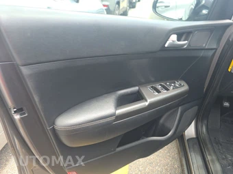 2017 Kia Sportage LX – miniatura 9