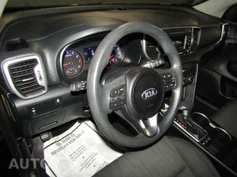2017 Kia Sportage LX – miniatura 9