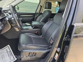 2017 Land Rover Discovery First Edition - miniatura 6