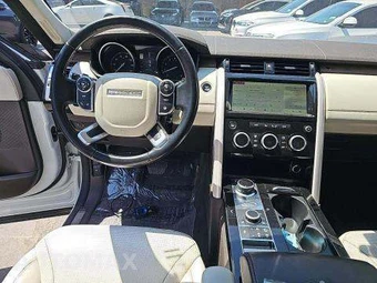 2017 Land Rover Discovery HSE Luxury – miniatura 9