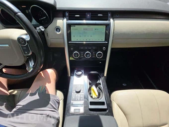 2017 Land Rover Discovery HSE – miniatura 10