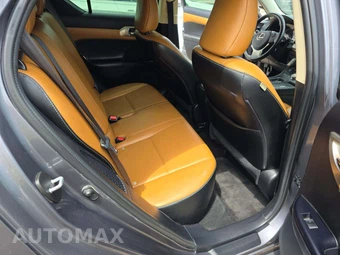 2017 Lexus CT 200h - miniatura 16