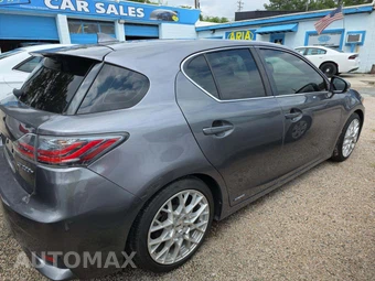 2017 Lexus CT 200h - miniatura 4