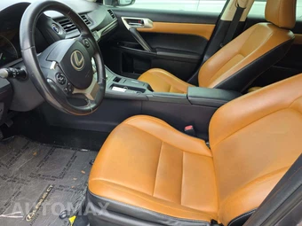 2017 Lexus CT 200h - miniatura 6