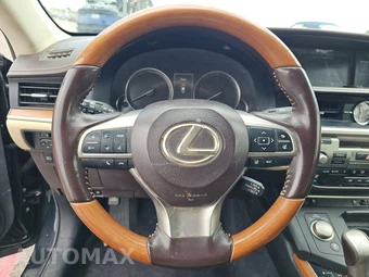 2017 Lexus ES 300h – miniatura 10