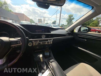 2017 Lexus ES 350 – miniatura 10