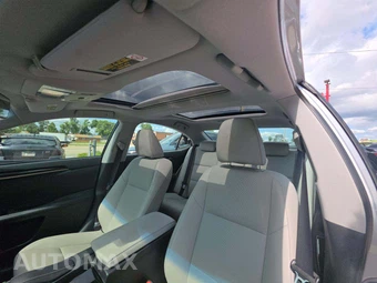2017 Lexus ES 350 – miniatura 11