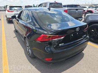 2017 Lexus IS 200t F SPORT - miniatura 6