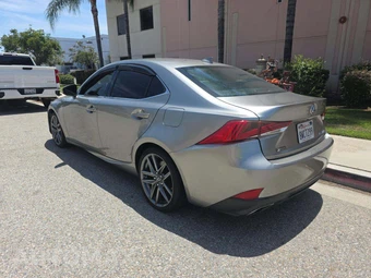 2017 Lexus IS 200t F SPORT - miniatura 2