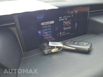 2017 Lexus IS 200t - miniatura 8
