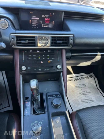 2017 Lexus IS 200t - miniatura 31