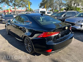 2017 Lexus IS 200t - miniatura 8