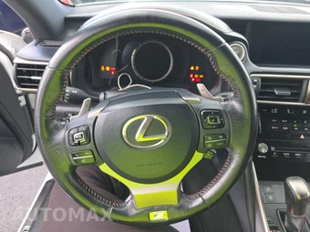 2017 Lexus IS 200t – miniatura 10