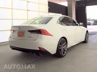 2017 Lexus IS 200t – miniatura 4