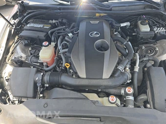 2017 Lexus IS 200t – miniatura 15