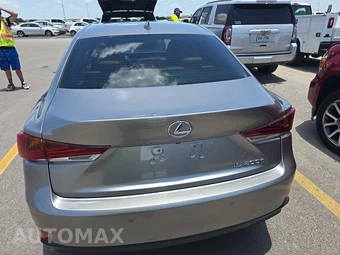 2017 Lexus IS 200t – miniatura 5