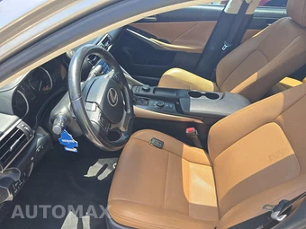 2017 Lexus IS 200t – miniatura 7