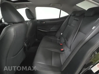 2017 Lexus IS 200t – miniatura 13