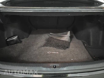 2017 Lexus IS 200t – miniatura 16