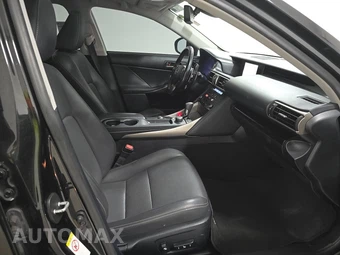 2017 Lexus IS 200t – miniatura 8
