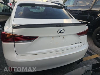 2017 Lexus IS 300 - miniatura 16