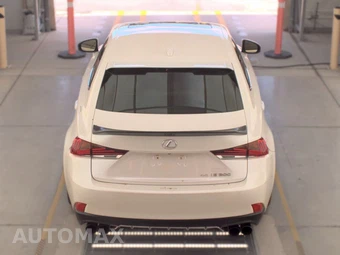 2017 Lexus IS 300 - miniatura 5