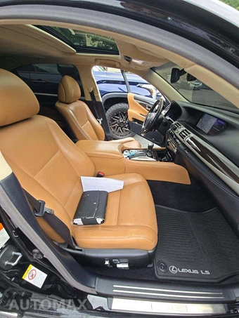 2017 Lexus LS 460L - miniatura 18
