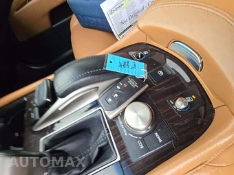 2017 Lexus LS 460L - miniatura 8