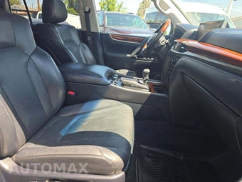 2017 Lexus LX 570 – miniatura 19