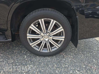 2017 Lexus LX 570 – miniatura 22