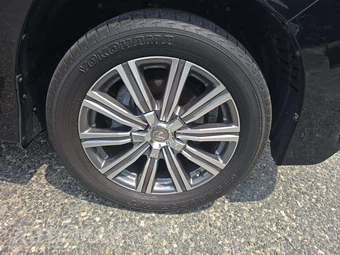 2017 Lexus LX 570 – miniatura 26