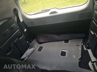 2017 Lexus LX 570 - miniatura 14