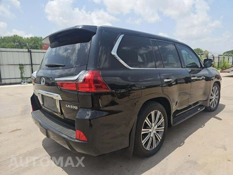 2017 Lexus LX 570 – miniatura 3