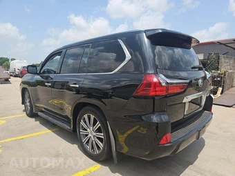 2017 Lexus LX 570 – miniatura 4