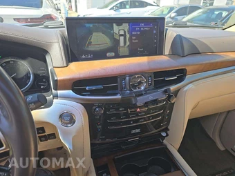 2017 Lexus LX 570 – miniatura 10