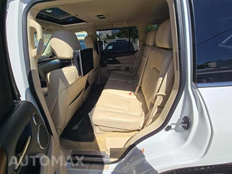 2017 Lexus LX 570 – miniatura 13