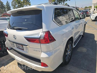 2017 Lexus LX 570 – miniatura 3