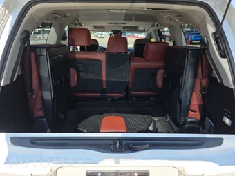 2017 Lexus LX 570 – miniatura 16