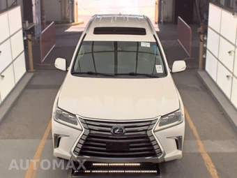 2017 Lexus LX 570 – miniatura 2