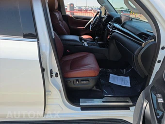 2017 Lexus LX 570 – miniatura 8