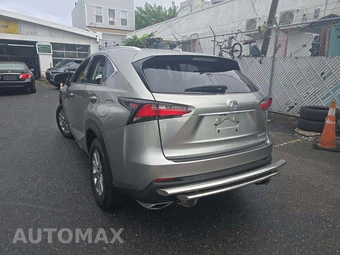 2017 Lexus NX 200t – miniatura 2