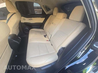 2017 Lexus NX 200t – miniatura 10