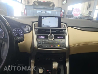 2017 Lexus NX 200t – miniatura 11