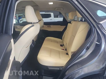 2017 Lexus NX 200t – miniatura 13