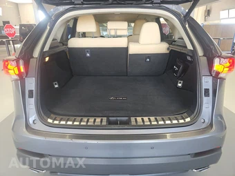 2017 Lexus NX 200t – miniatura 16