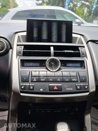 2017 Lexus NX 200t - miniatura 10