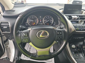 2017 Lexus NX 200t – miniatura 10