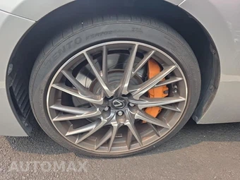2017 Lexus RC F – miniatura 8