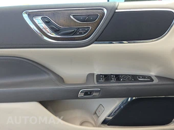 2017 Lincoln Continental Reserve – miniatura 9